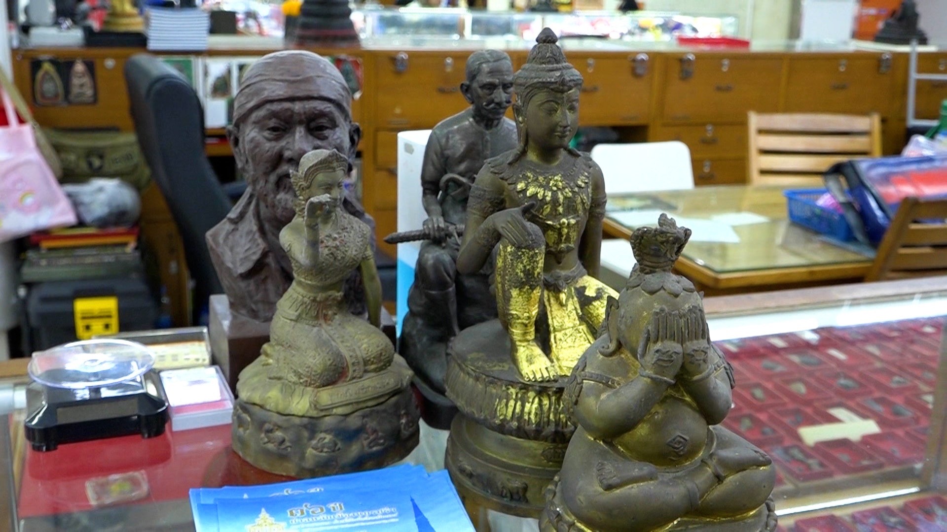 呪物　タイ　バンコク 呪物研究家・田中俊行さんの呪物大国・タイで多様な呪物探しの旅に同行